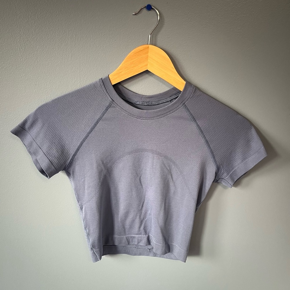 lululemon athletica Charcoal Short Sleeve Crop Top